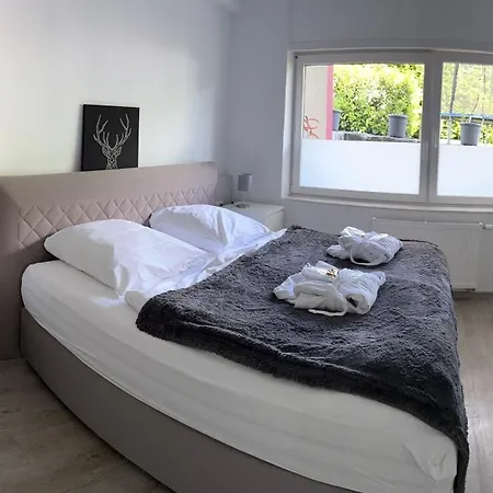 公寓 Schlossblick - 4 Sterne Sauna Pool Whirlpool Exklusiv *