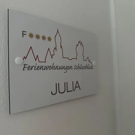 Schlossblick - 4 Sterne Sauna Pool Whirlpool Exklusiv * Braunfels