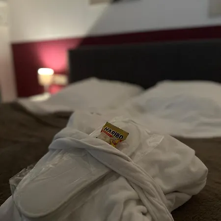 Schlossblick - 4 Sterne Sauna Pool Whirlpool Exklusiv Lägenhet Braunfels