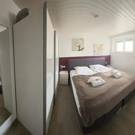 Schlossblick - 4 Sterne Sauna Pool Whirlpool Exklusiv Lägenhet