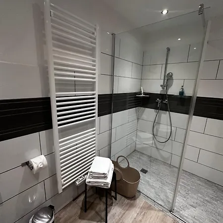 Lägenhet Schlossblick - 4 Sterne Sauna Pool Whirlpool Exklusiv *