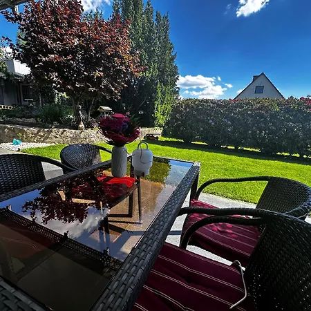 Schlossblick - 4 Sterne Sauna Pool Whirlpool Exklusiv * Braunfels