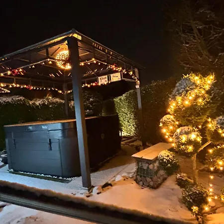 Schlossblick - 4 Sterne Sauna Pool Whirlpool Exklusiv Lägenhet Braunfels