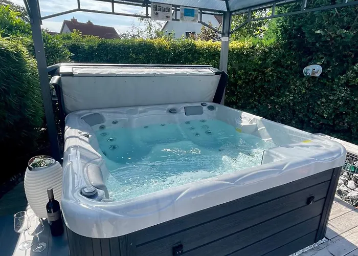 Schlossblick - 4 Sterne Sauna Pool Whirlpool Exklusiv *