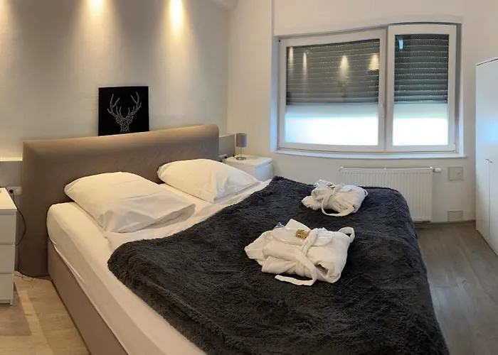 Schlossblick - 4 Sterne Sauna Pool Whirlpool Exklusiv Braunfels