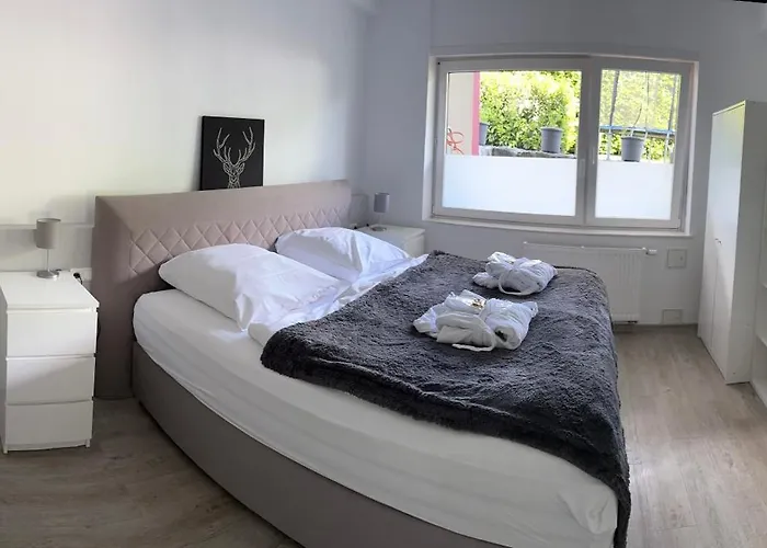 Apartmán Schlossblick - 4 Sterne Sauna Pool Whirlpool Exklusiv *