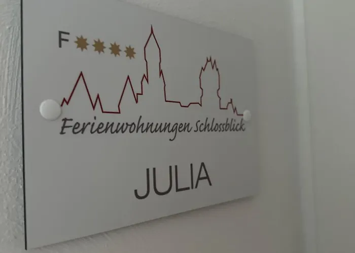 Schlossblick - 4 Sterne Sauna Pool Whirlpool Exklusiv * Braunfels