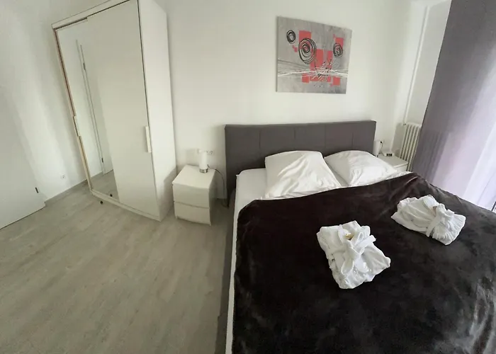 Schlossblick - 4 Sterne Sauna Pool Whirlpool Exklusiv *