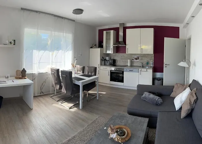 Schlossblick - 4 Sterne Sauna Pool Whirlpool Exklusiv * Braunfels