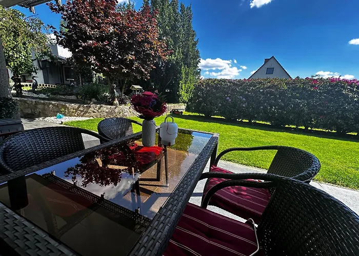 Schlossblick - 4 Sterne Sauna Pool Whirlpool Exklusiv * Braunfels